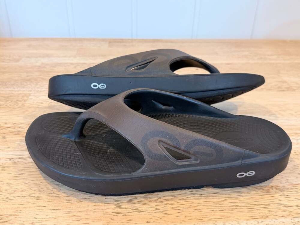 OOFOS OOriginal Unisex Thong Sandal with OOfoam Size 9/11